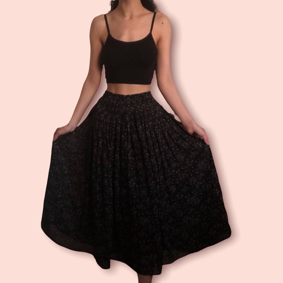 Uniqlo Black Pleated Maxi Skirt - Picture 3 of 13